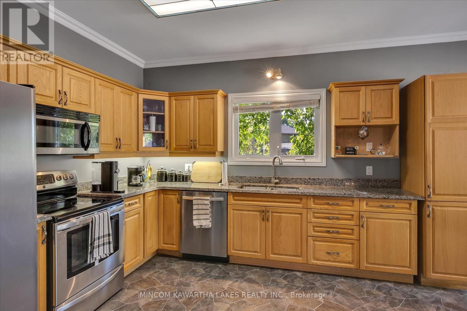 2301 Sumac Street, Peterborough West (Central), Ontario  K9K 2J9 - Photo 10 - X12324598