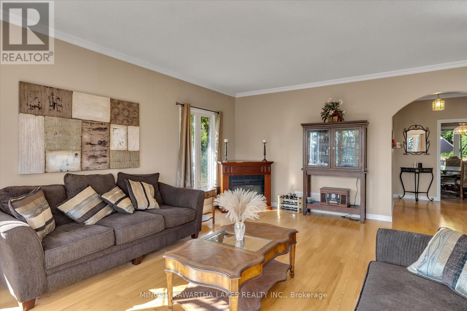 2301 Sumac Street, Peterborough West (Central), Ontario  K9K 2J9 - Photo 7 - X12324598