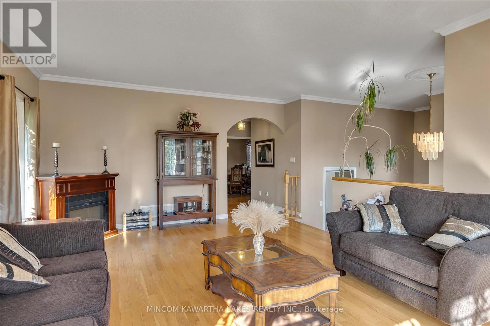 2301 Sumac Street, Peterborough West (Central), Ontario  K9K 2J9 - Photo 8 - X12324598