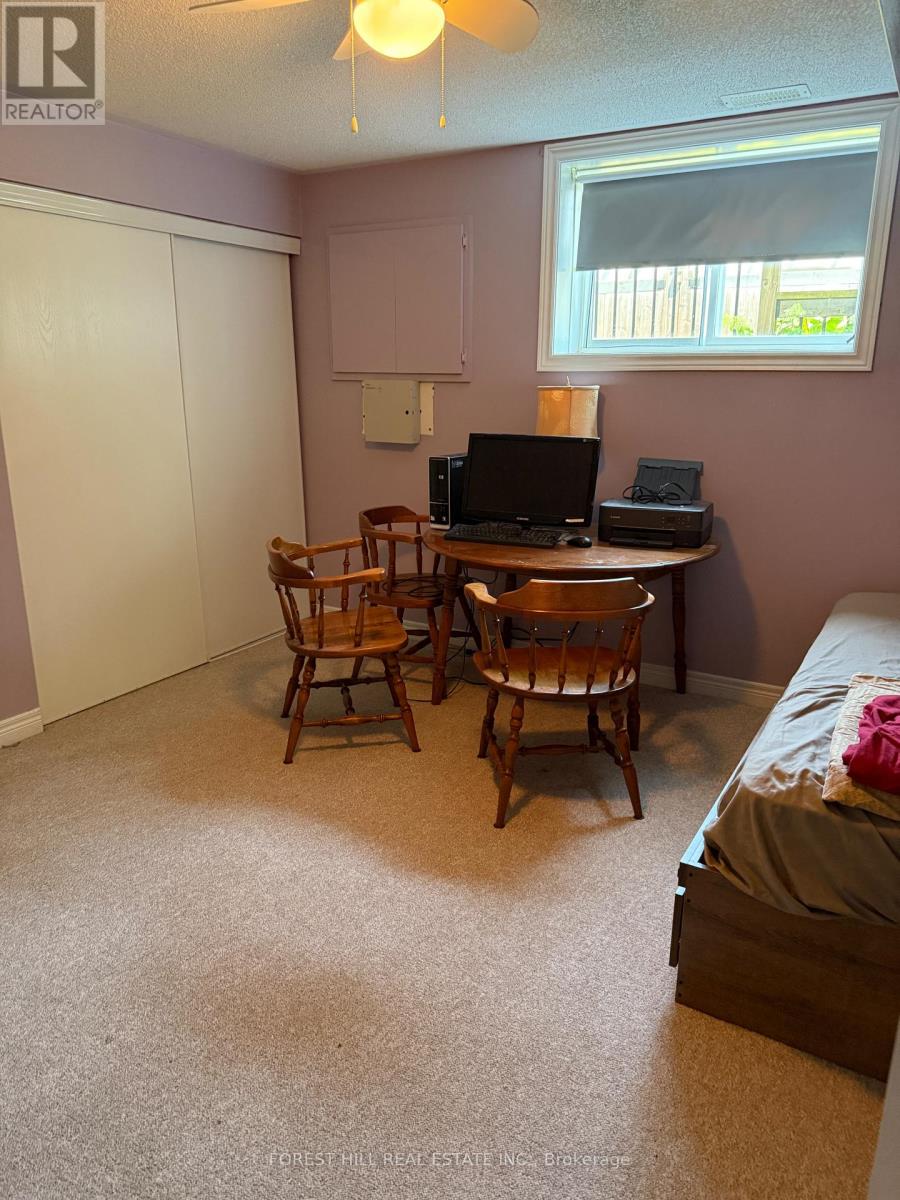 1013 Silverdale Road, Peterborough West (Central), Ontario  K9J 7W5 - Photo 8 - X12324382