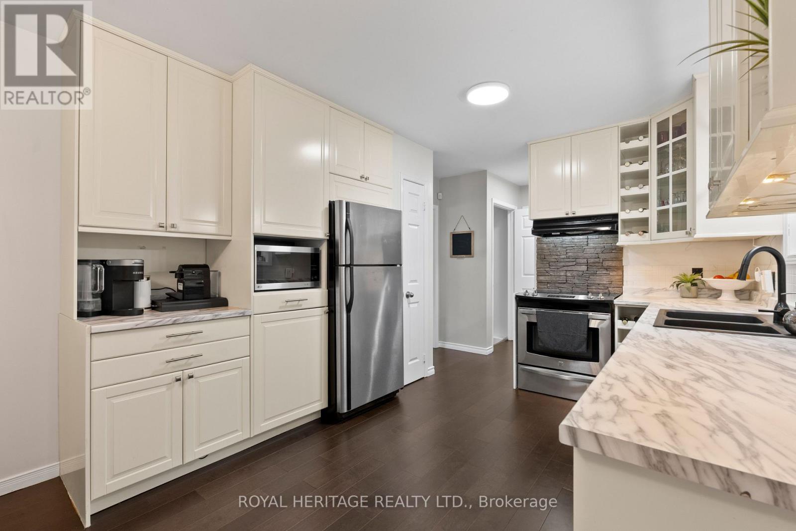 44 Regent Street, Kawartha Lakes (Lindsay), Ontario  K9V 3V2 - Photo 22 - X12324609