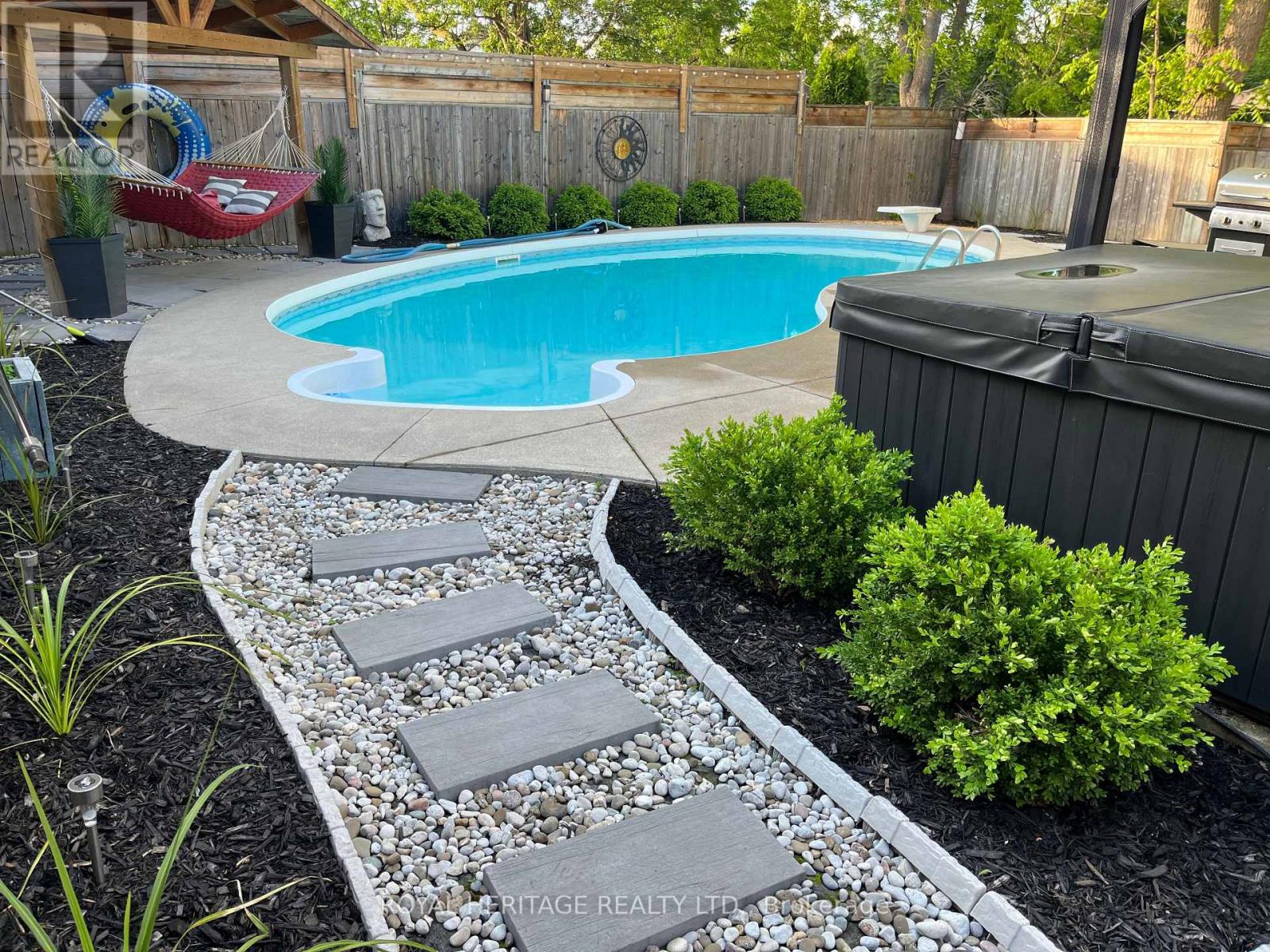 44 Regent Street, Kawartha Lakes (Lindsay), Ontario  K9V 3V2 - Photo 41 - X12324609