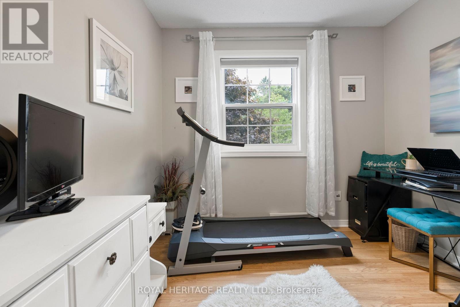 44 Regent Street, Kawartha Lakes (Lindsay), Ontario  K9V 3V2 - Photo 6 - X12324609