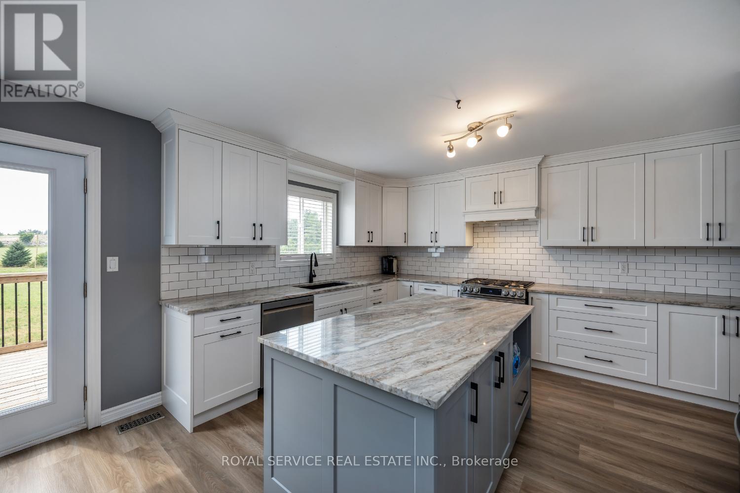 1723 Ravenwood Drive, Peterborough West (North), Ontario  K9K 2P6 - Photo 12 - X12325078