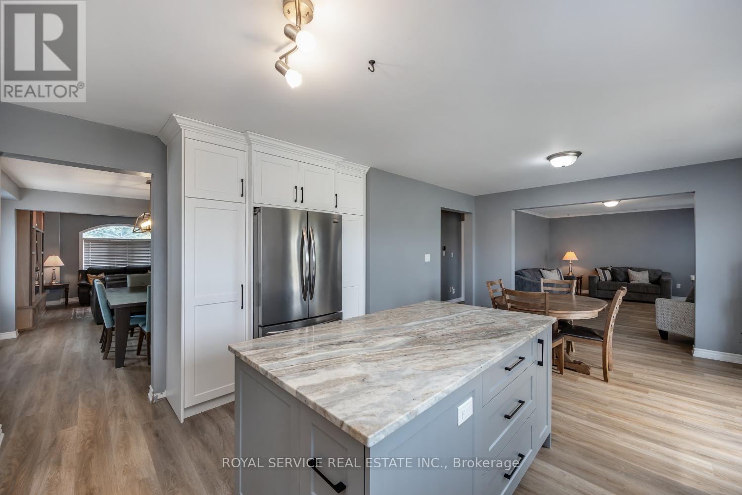 1723 Ravenwood Drive, Peterborough West (North), Ontario  K9K 2P6 - Photo 15 - X12325078