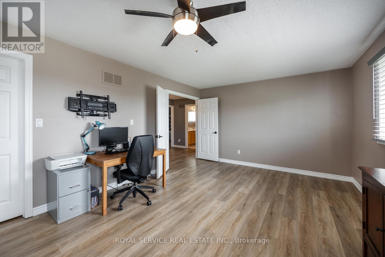 1723 Ravenwood Drive, Peterborough West (North), Ontario  K9K 2P6 - Photo 32 - X12325078