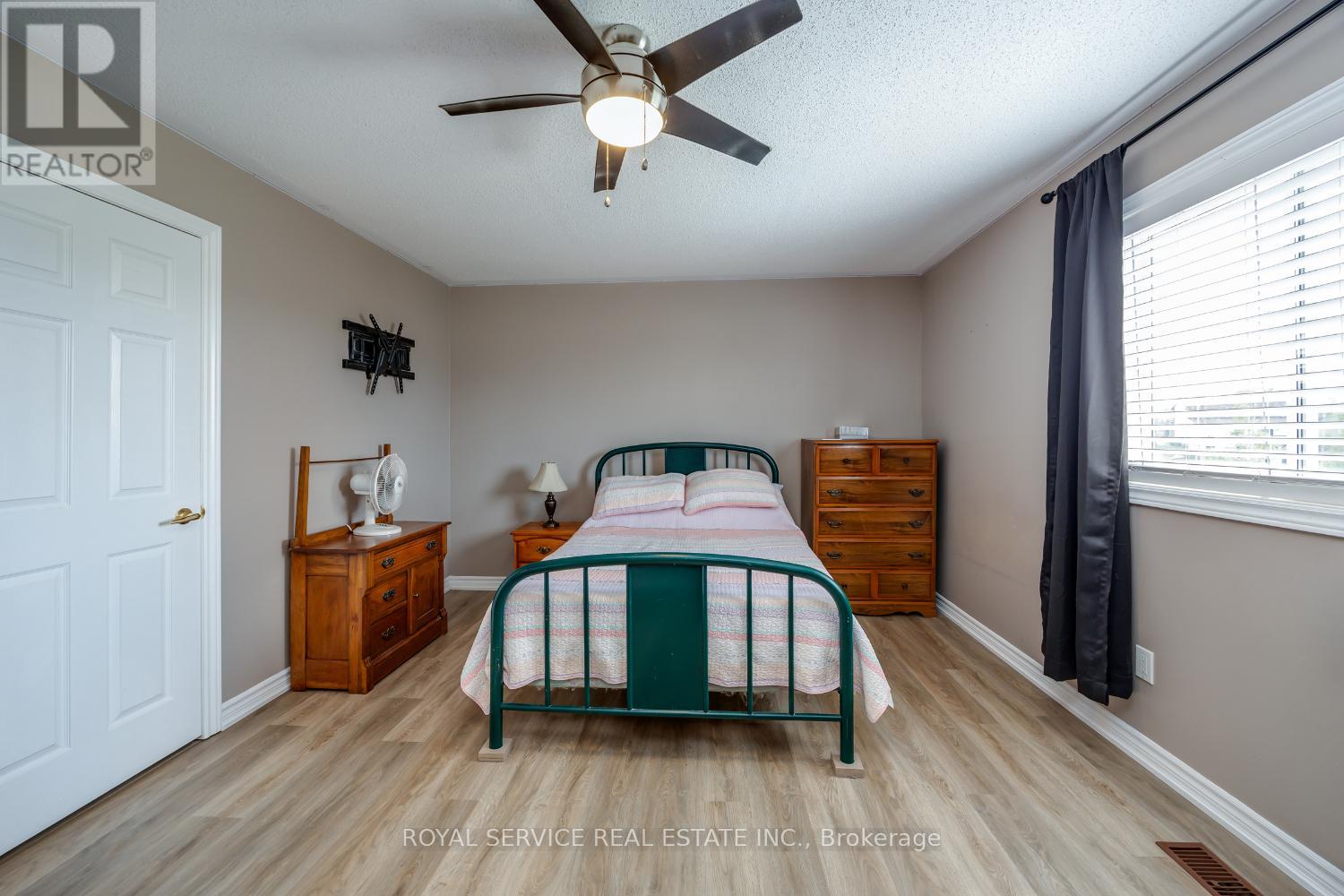 1723 Ravenwood Drive, Peterborough West (North), Ontario  K9K 2P6 - Photo 36 - X12325078