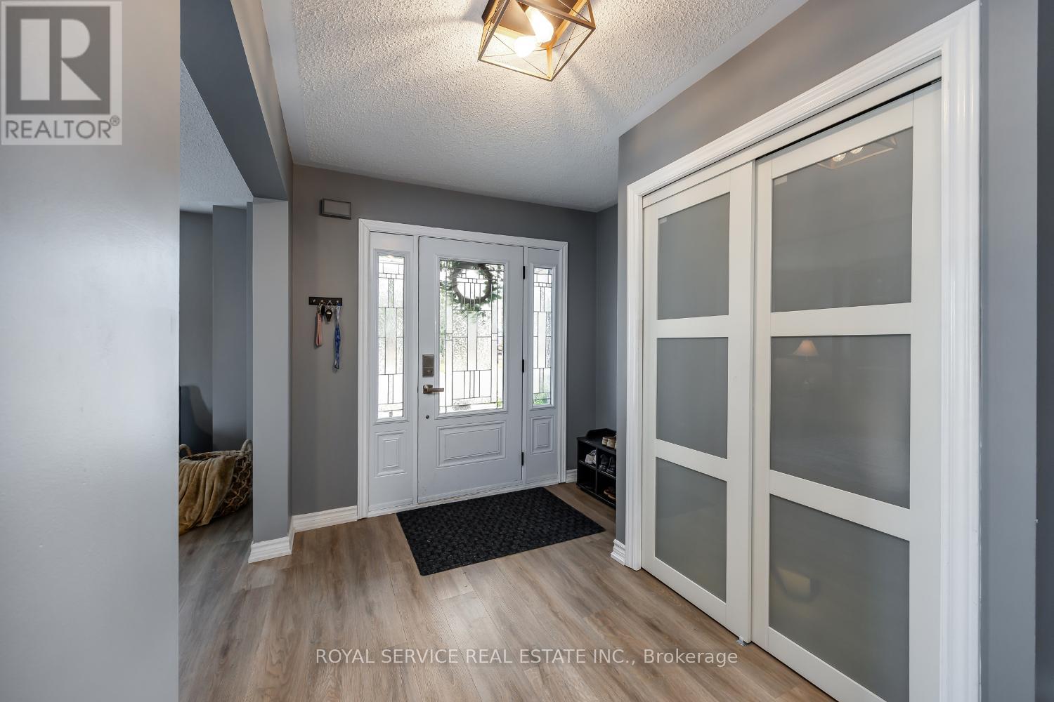 1723 Ravenwood Drive, Peterborough West (North), Ontario  K9K 2P6 - Photo 4 - X12325078