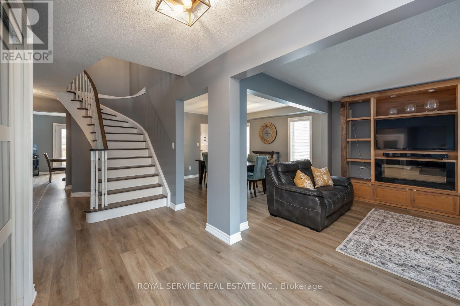 1723 Ravenwood Drive, Peterborough West (North), Ontario  K9K 2P6 - Photo 5 - X12325078