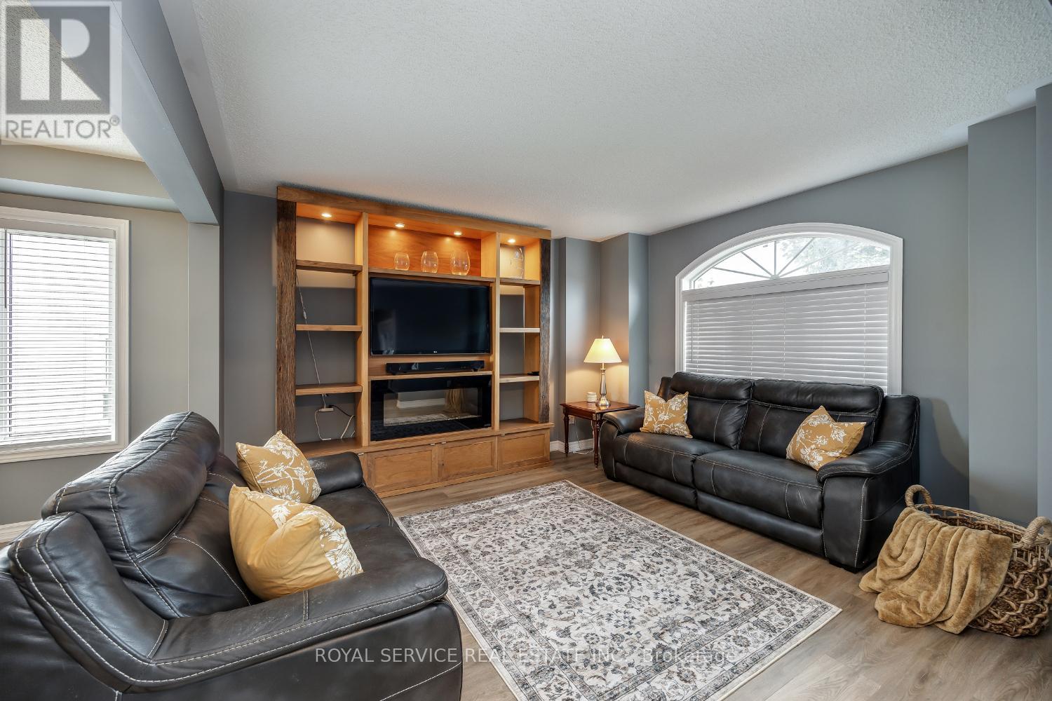 1723 Ravenwood Drive, Peterborough West (North), Ontario  K9K 2P6 - Photo 6 - X12325078