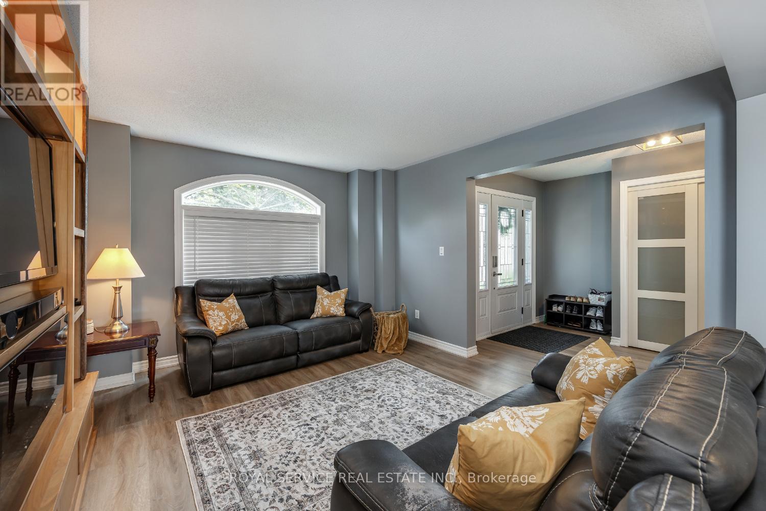 1723 Ravenwood Drive, Peterborough West (North), Ontario  K9K 2P6 - Photo 8 - X12325078