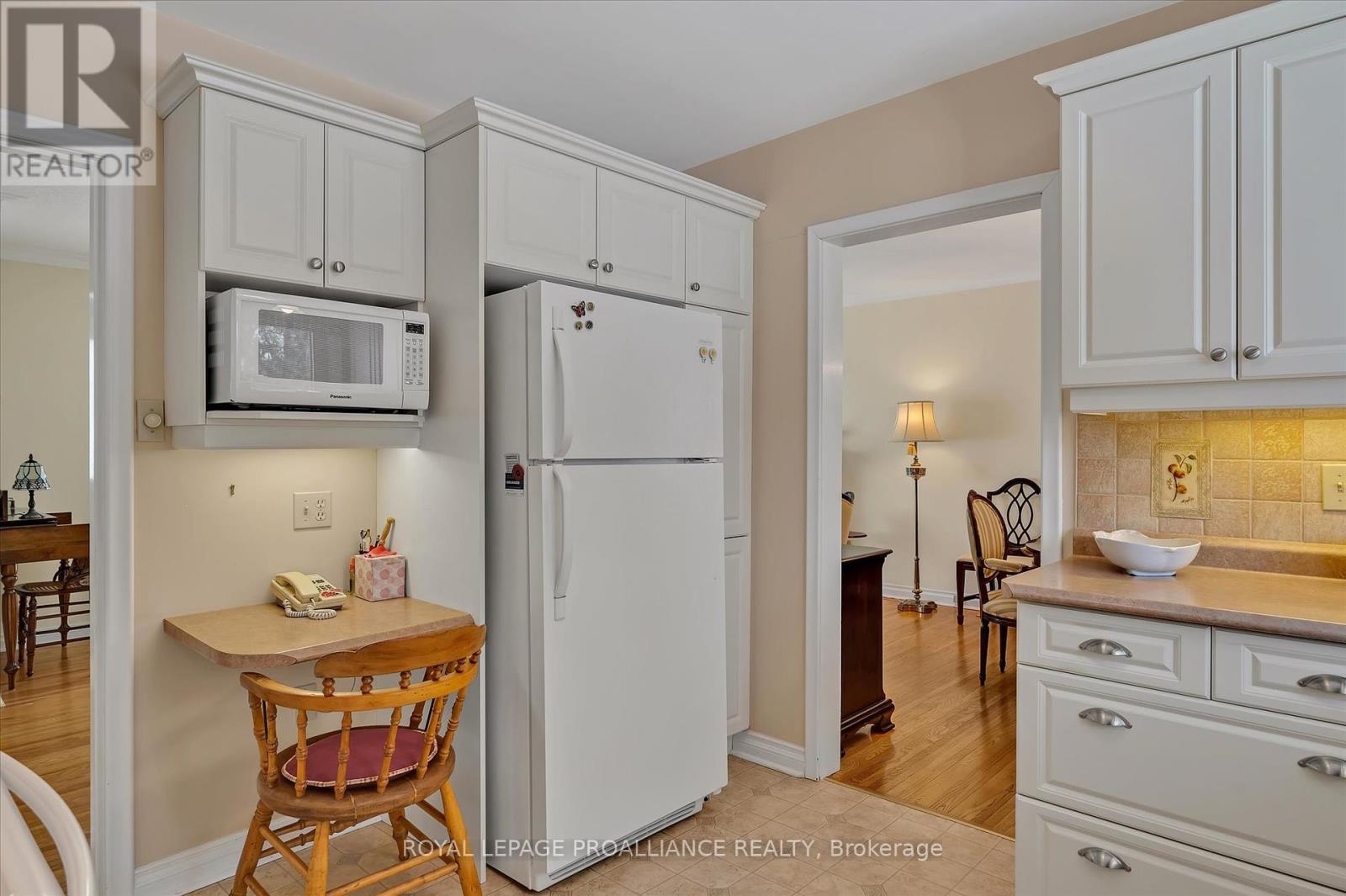114 O'carroll Avenue, Peterborough North (South), Ontario  K9H 4V3 - Photo 14 - X12325451
