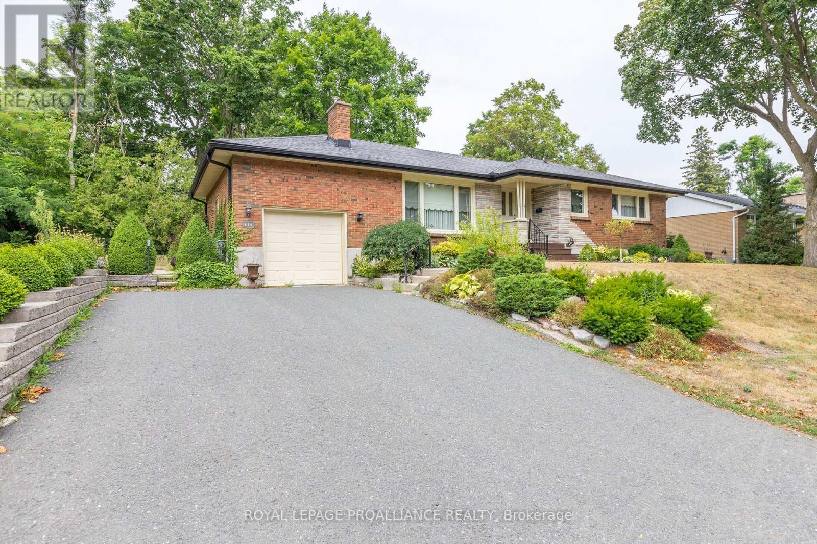 114 O'carroll Avenue, Peterborough North (South), Ontario  K9H 4V3 - Photo 2 - X12325451