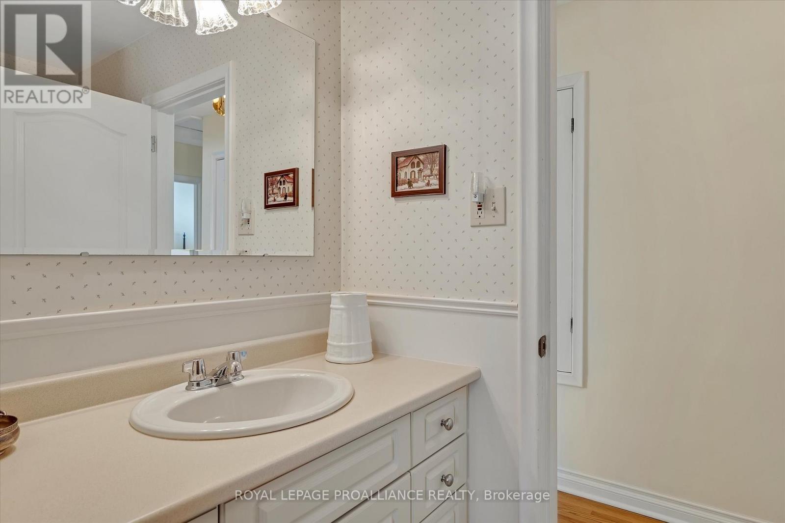 114 O'carroll Avenue, Peterborough North (South), Ontario  K9H 4V3 - Photo 22 - X12325451