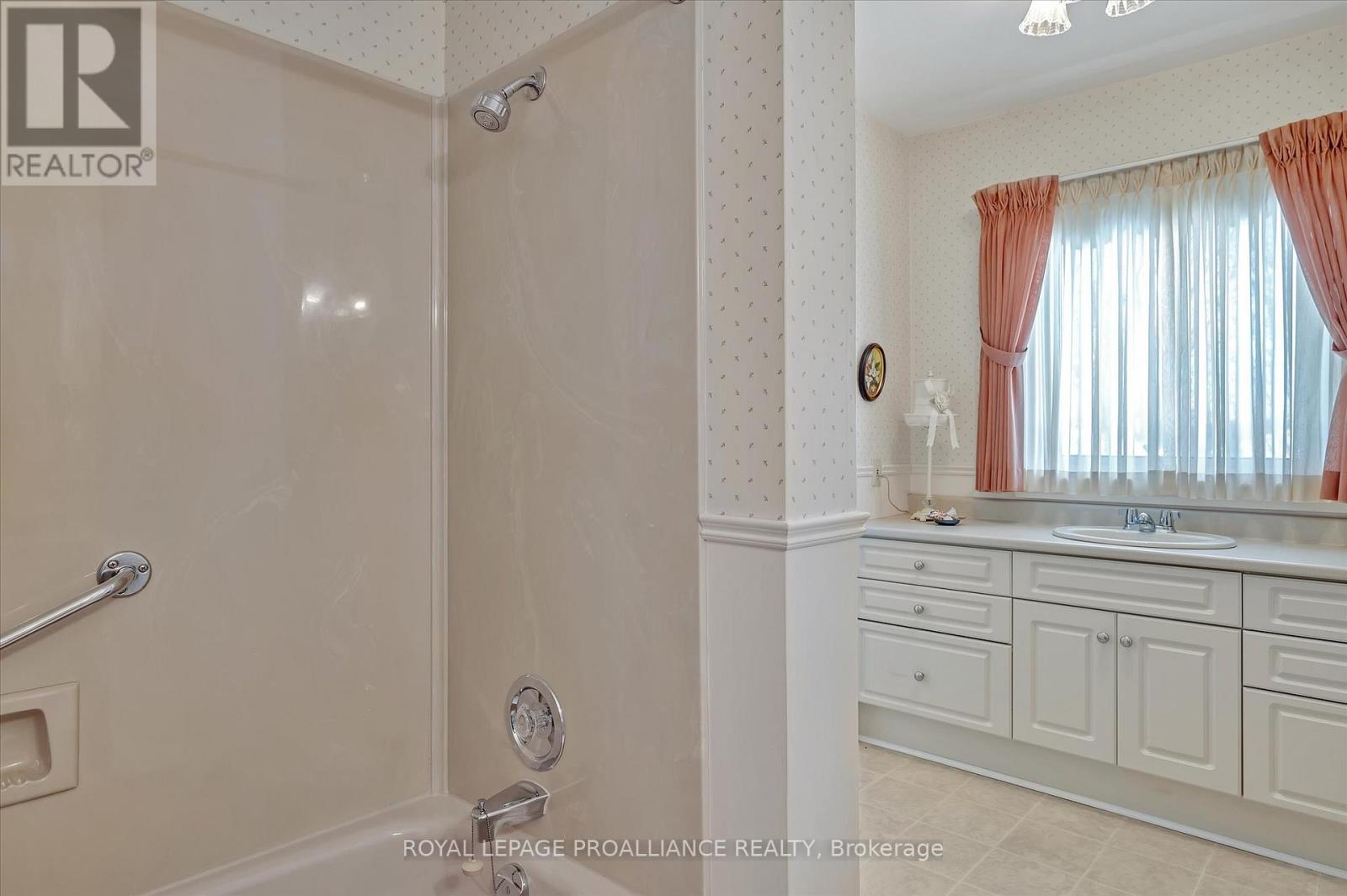 114 O'carroll Avenue, Peterborough North (South), Ontario  K9H 4V3 - Photo 23 - X12325451