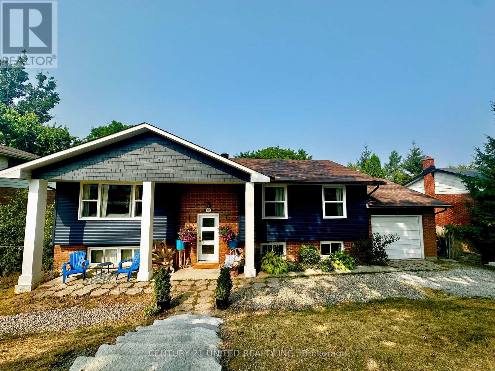 252 QUEEN STREET, selwyn, Ontario