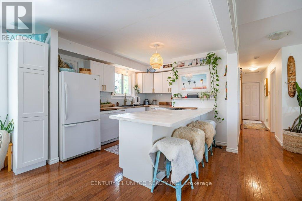 252 Queen Street, Selwyn, Ontario  K0L 2H0 - Photo 13 - X12325487