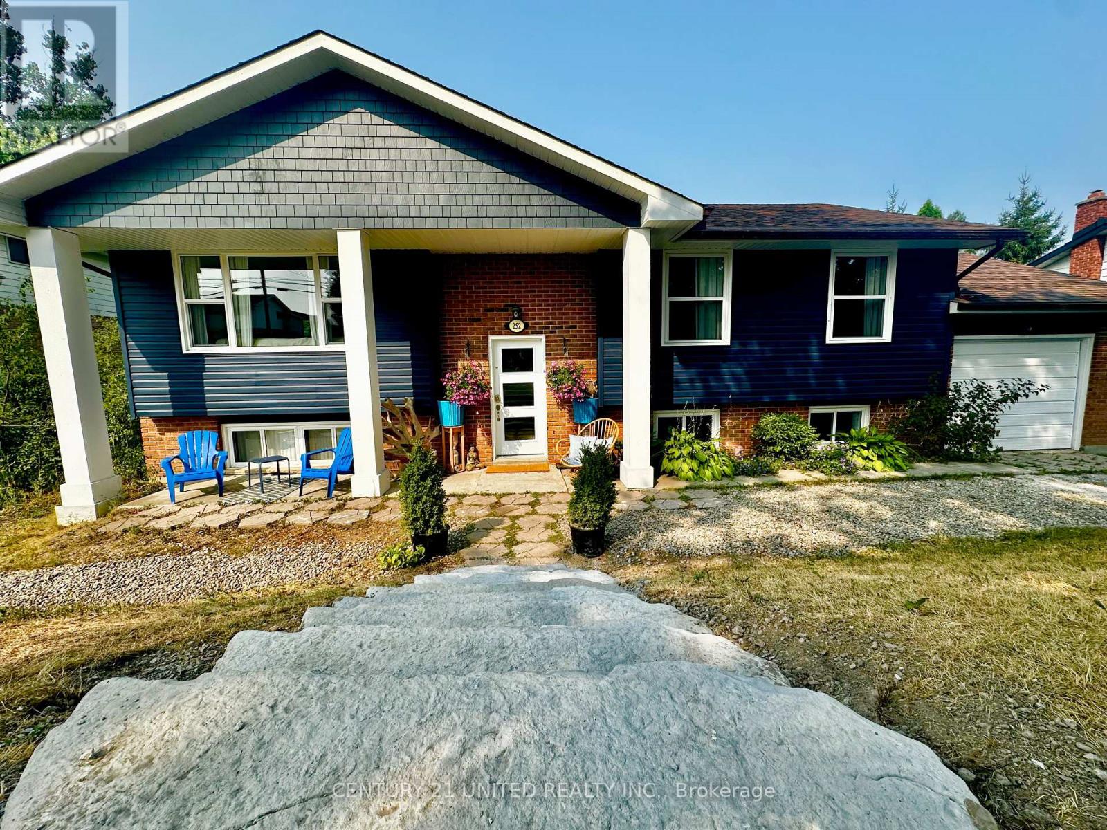 252 Queen Street, Selwyn, Ontario  K0L 2H0 - Photo 2 - X12325487