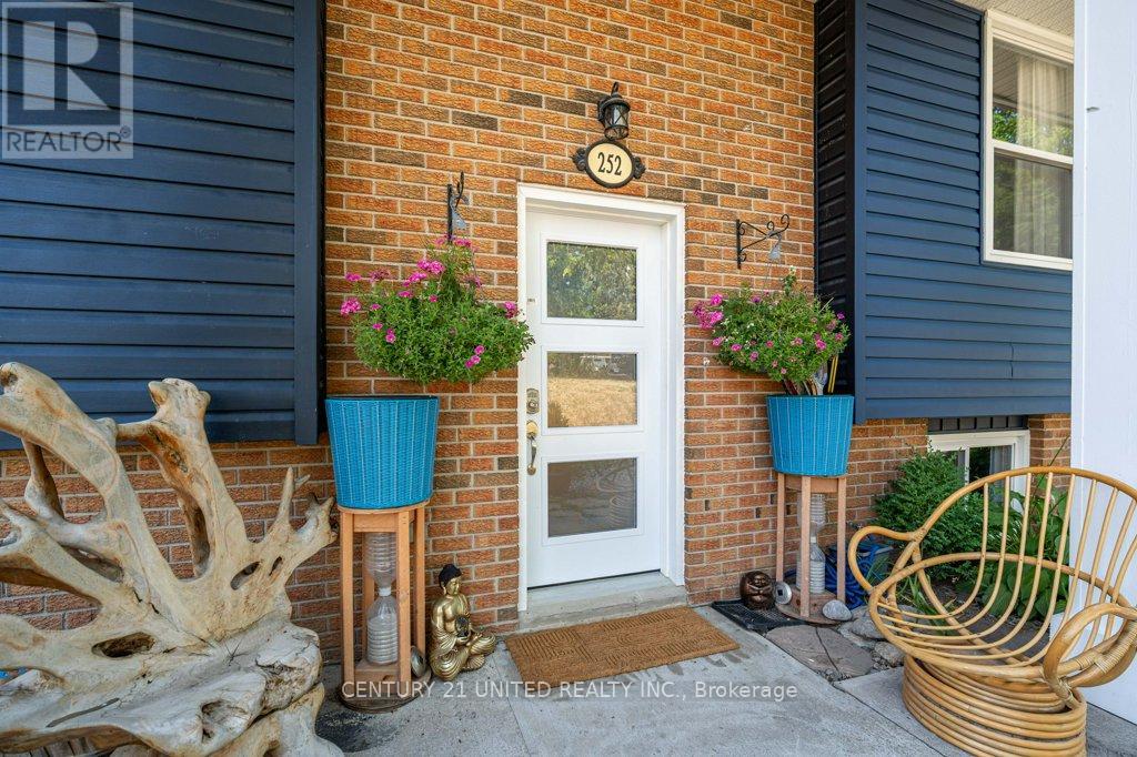 252 Queen Street, Selwyn, Ontario  K0L 2H0 - Photo 3 - X12325487