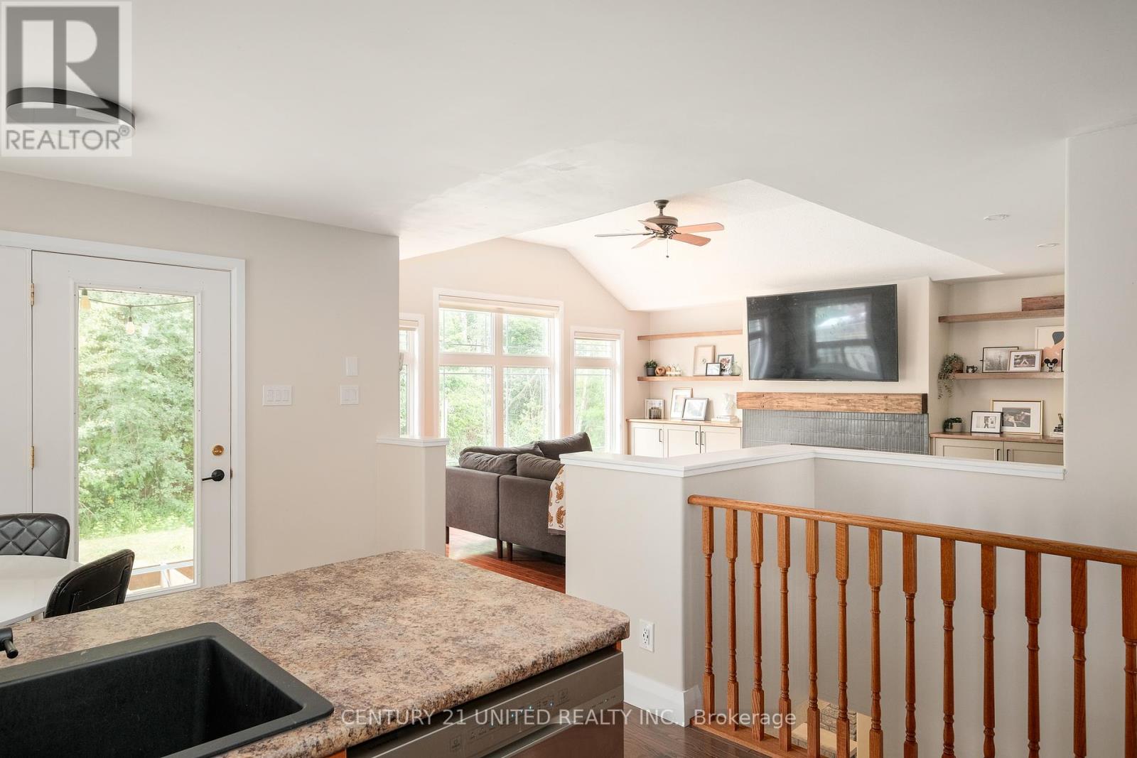 1855 Giles Avenue, Peterborough West (North), Ontario  K9K 2P4 - Photo 11 - X12325599
