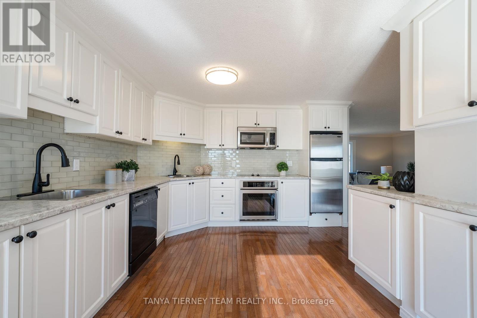 3 Bluffs Road, Clarington (Bowmanville), Ontario  L1B 1A3 - Photo 17 - E12325388
