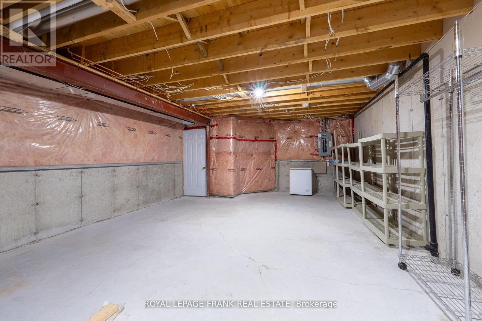 16 - 9 Eglington Street, Kawartha Lakes (Lindsay), Ontario  K9V 6K6 - Photo 25 - X12325799
