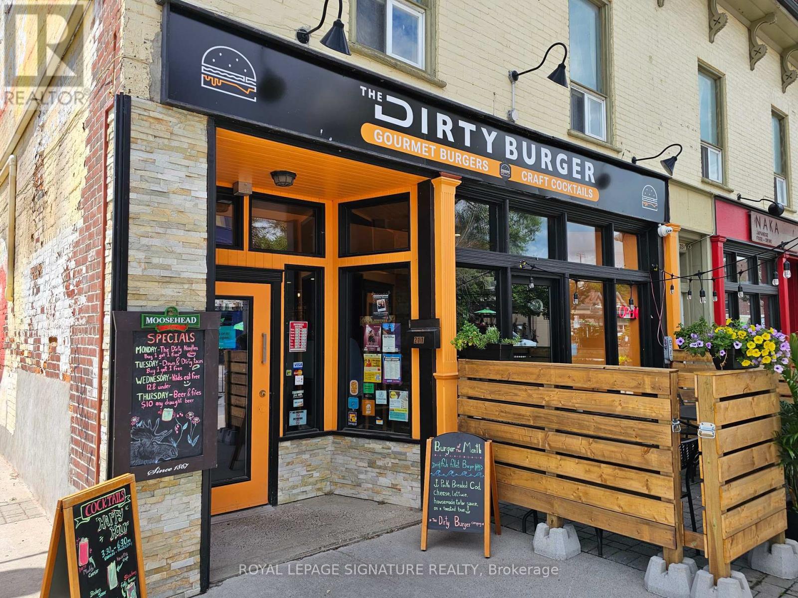 211 HUNTER STREET W, peterborough central (north), Ontario