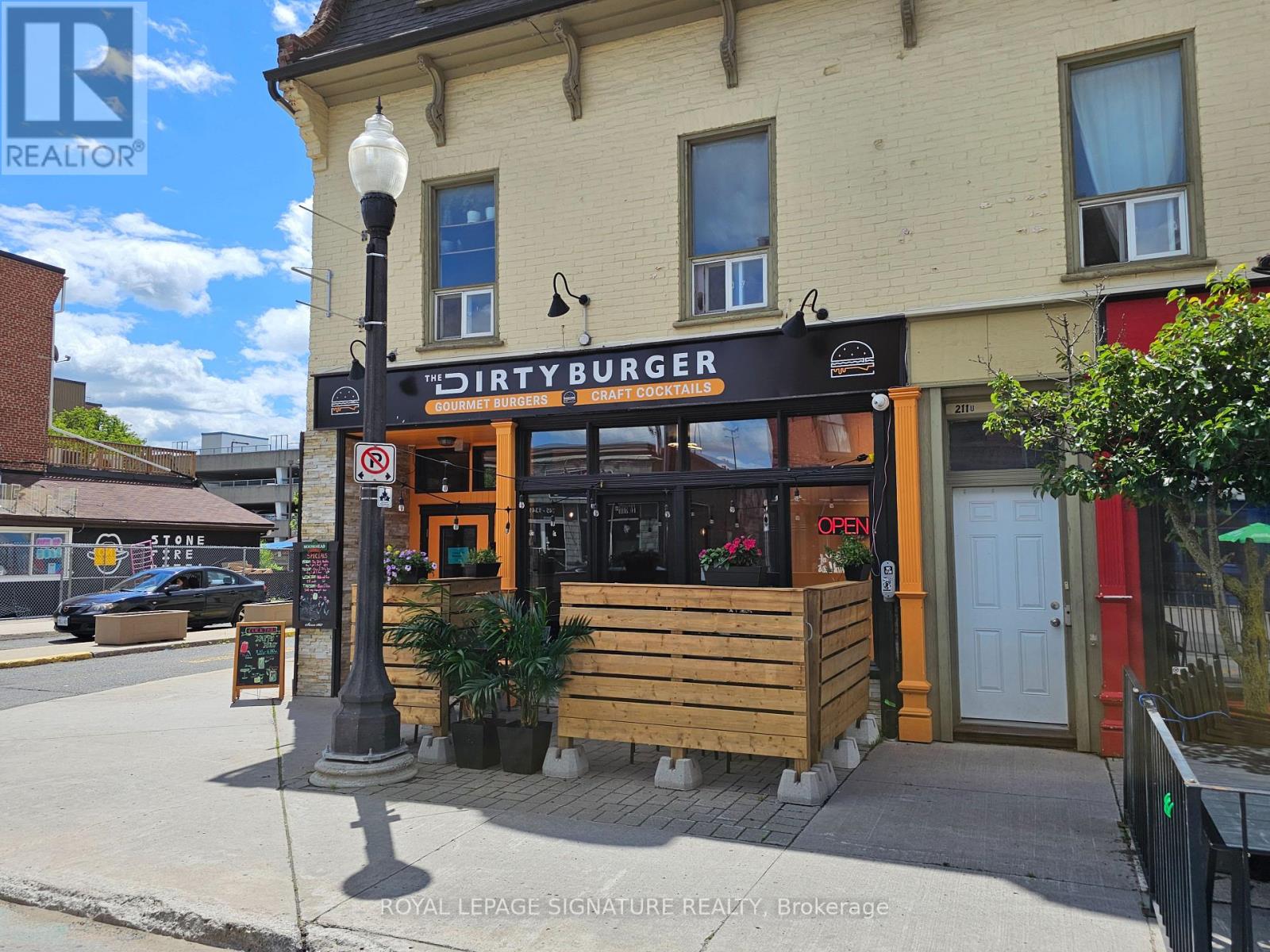 211 Hunter Street W, Peterborough Central (North), Ontario  K9H 2L1 - Photo 7 - X12325814