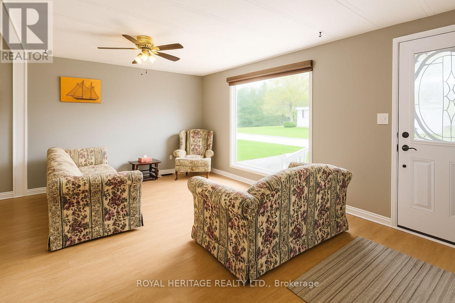 19 Park Street, Kawartha Lakes (Fenelon), Ontario  K9V 4R1 - Photo 3 - X12326165