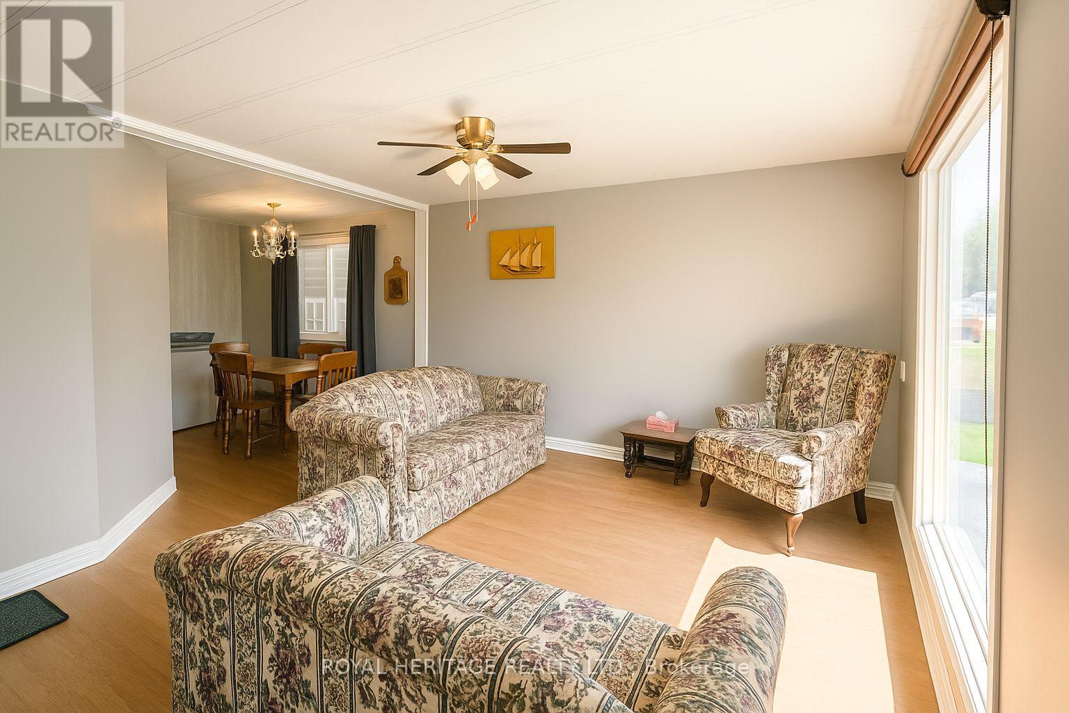 19 Park Street, Kawartha Lakes (Fenelon), Ontario  K9V 4R1 - Photo 5 - X12326165