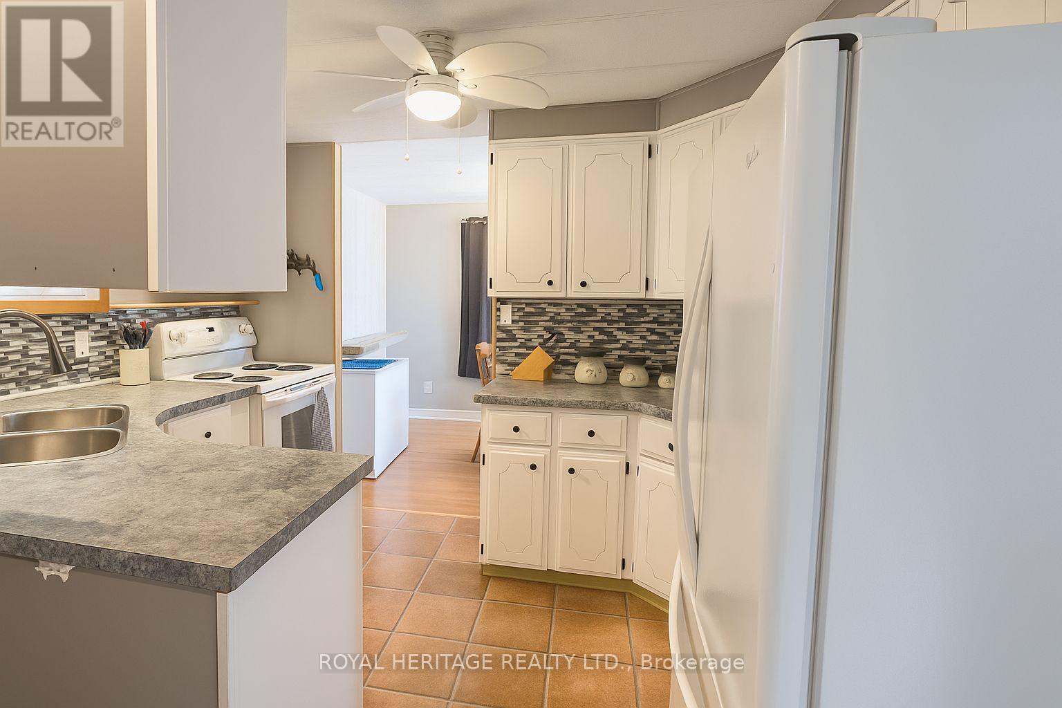 19 Park Street, Kawartha Lakes (Fenelon), Ontario  K9V 4R1 - Photo 8 - X12326165