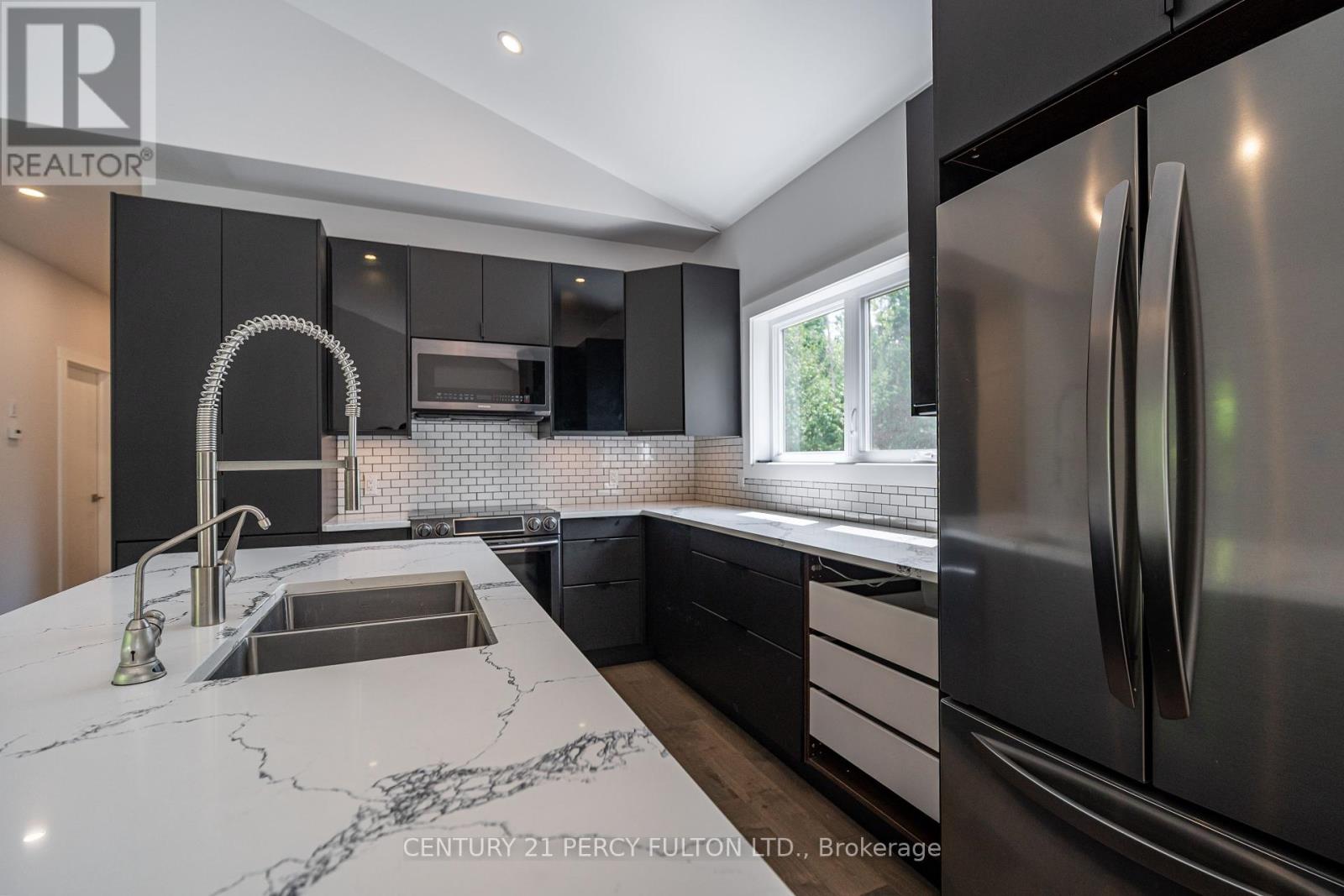 2196 Mccrackens Ldg Road, Douro-Dummer, Ontario  K0L 2H0 - Photo 12 - X12326163