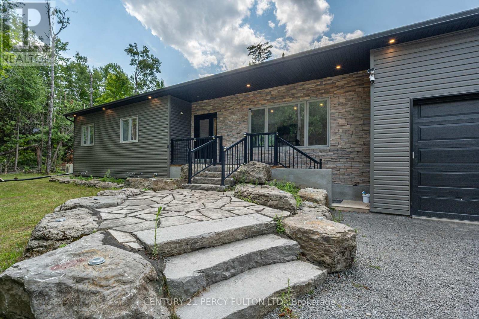 2196 Mccrackens Ldg Road, Douro-Dummer, Ontario  K0L 2H0 - Photo 5 - X12326163
