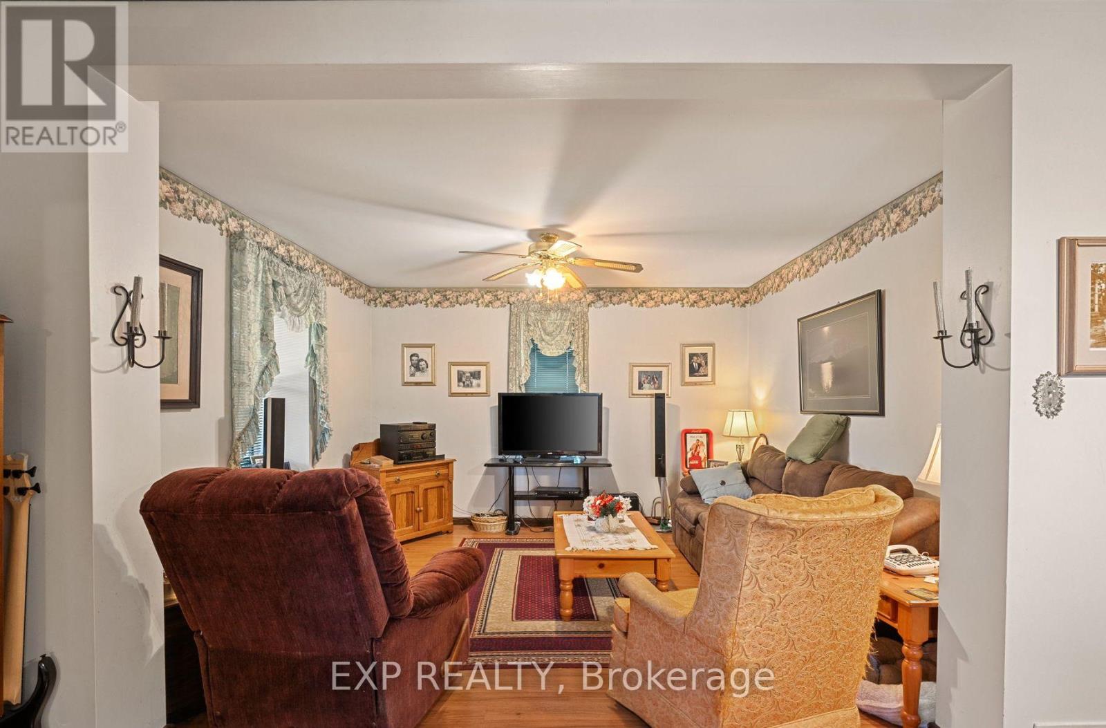 9 Victoria Street E, Kawartha Lakes (Omemee), Ontario  K0L 2W0 - Photo 8 - X12326574