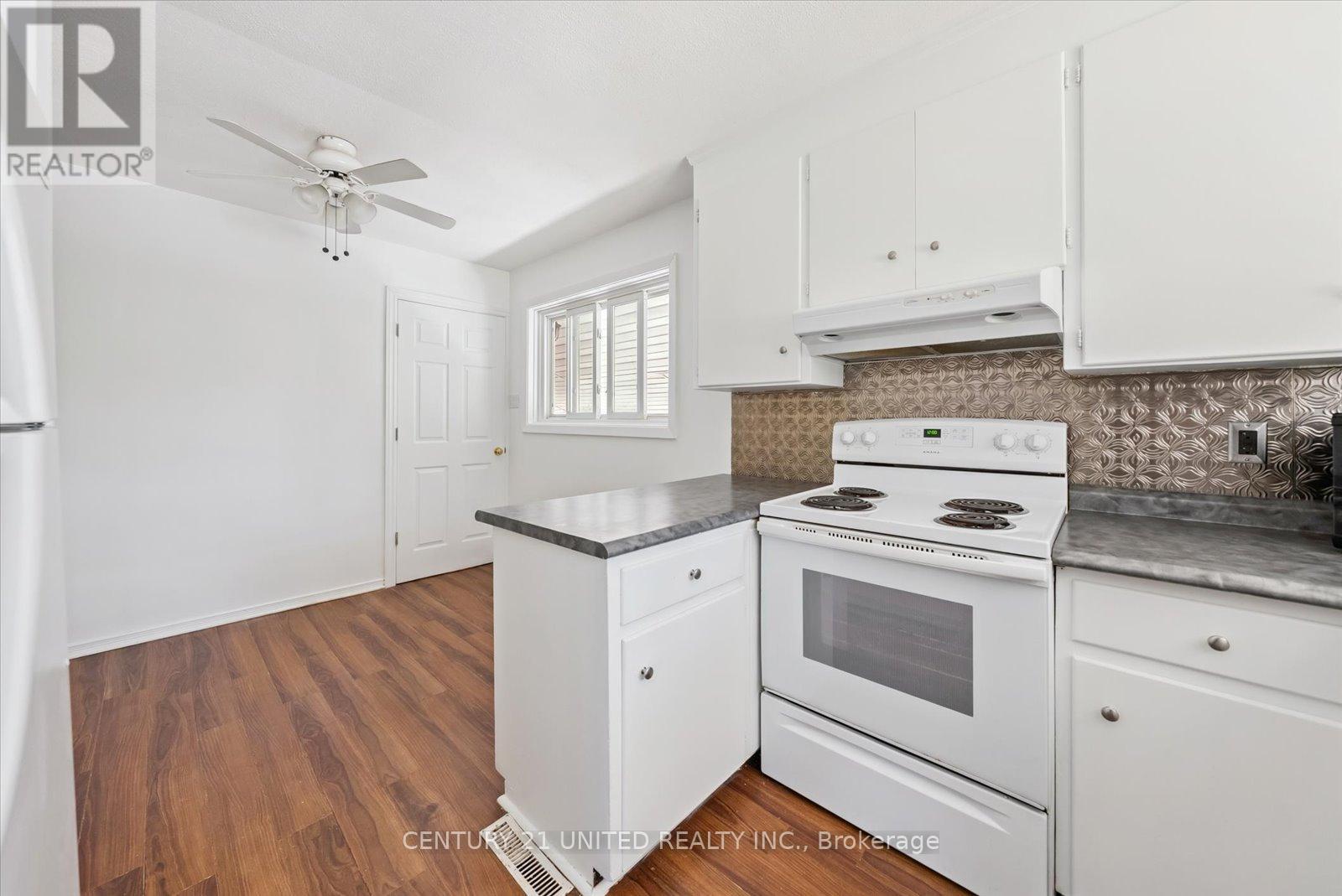 521 Raymond Street, Peterborough North (South), Ontario  K9H 5M7 - Photo 15 - X12326860