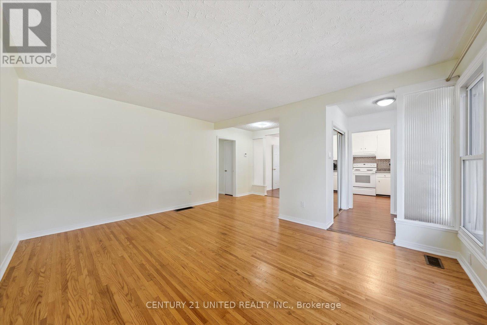 521 Raymond Street, Peterborough North (South), Ontario  K9H 5M7 - Photo 20 - X12326860