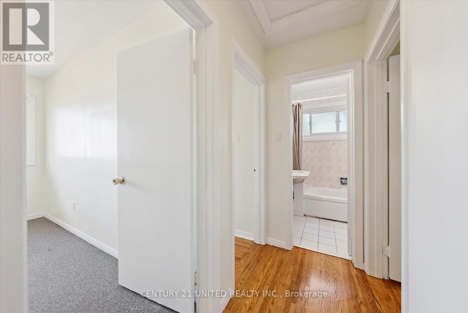 521 Raymond Street, Peterborough North (South), Ontario  K9H 5M7 - Photo 21 - X12326860