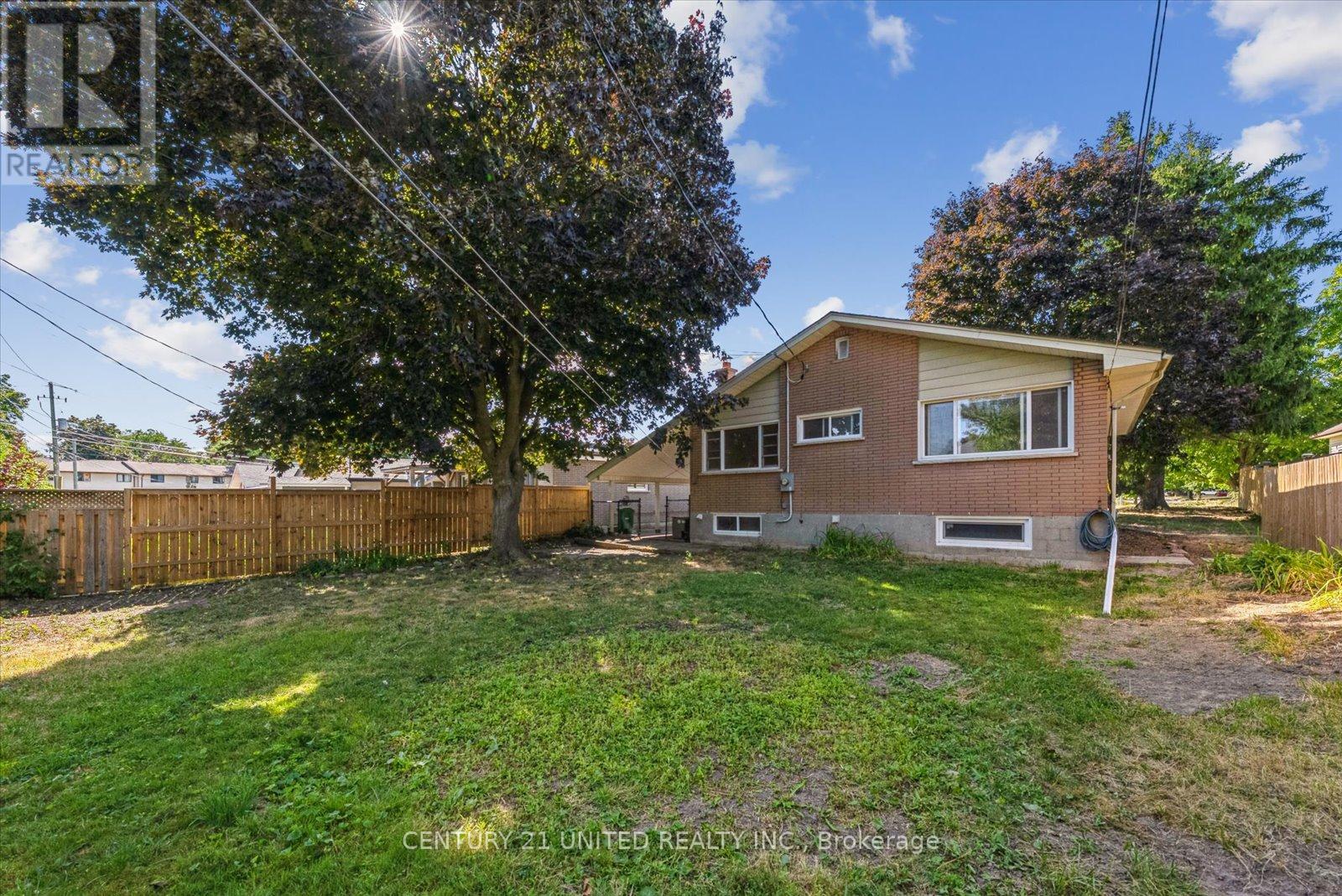 521 Raymond Street, Peterborough North (South), Ontario  K9H 5M7 - Photo 46 - X12326860