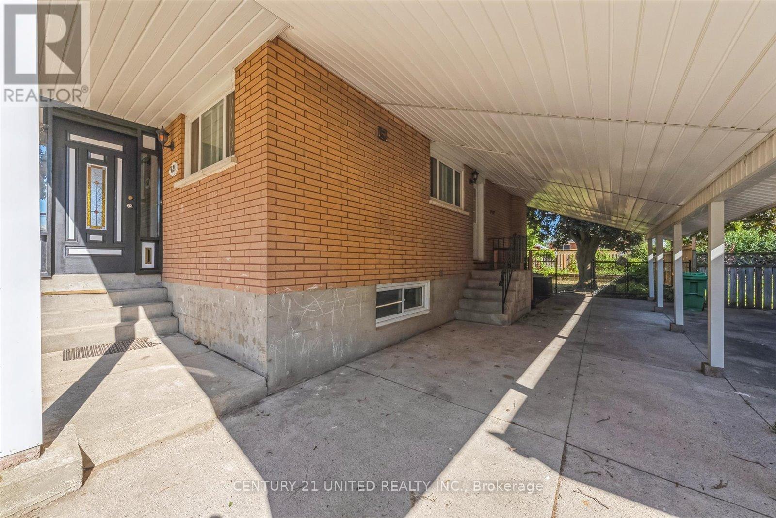 521 Raymond Street, Peterborough North (South), Ontario  K9H 5M7 - Photo 6 - X12326860