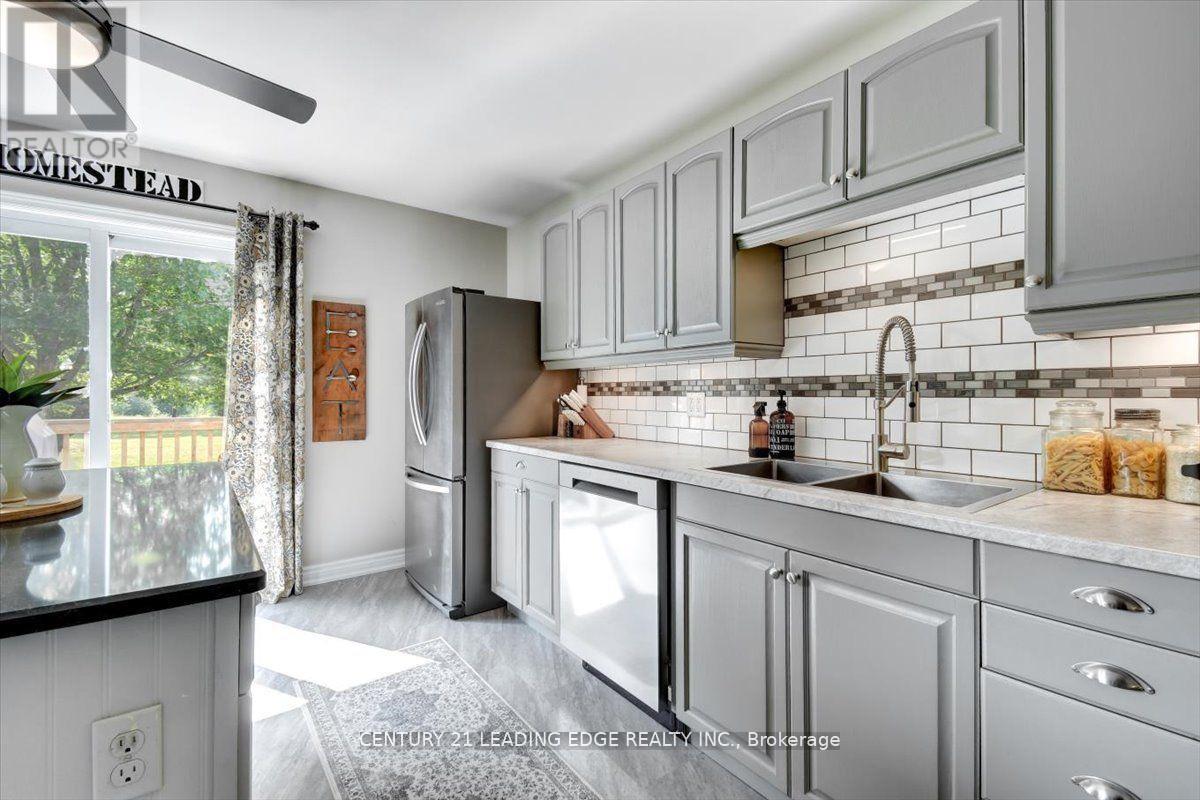 281 Crawford Road, Bancroft (Dungannon Ward), Ontario  K0L 2L0 - Photo 9 - X12326610