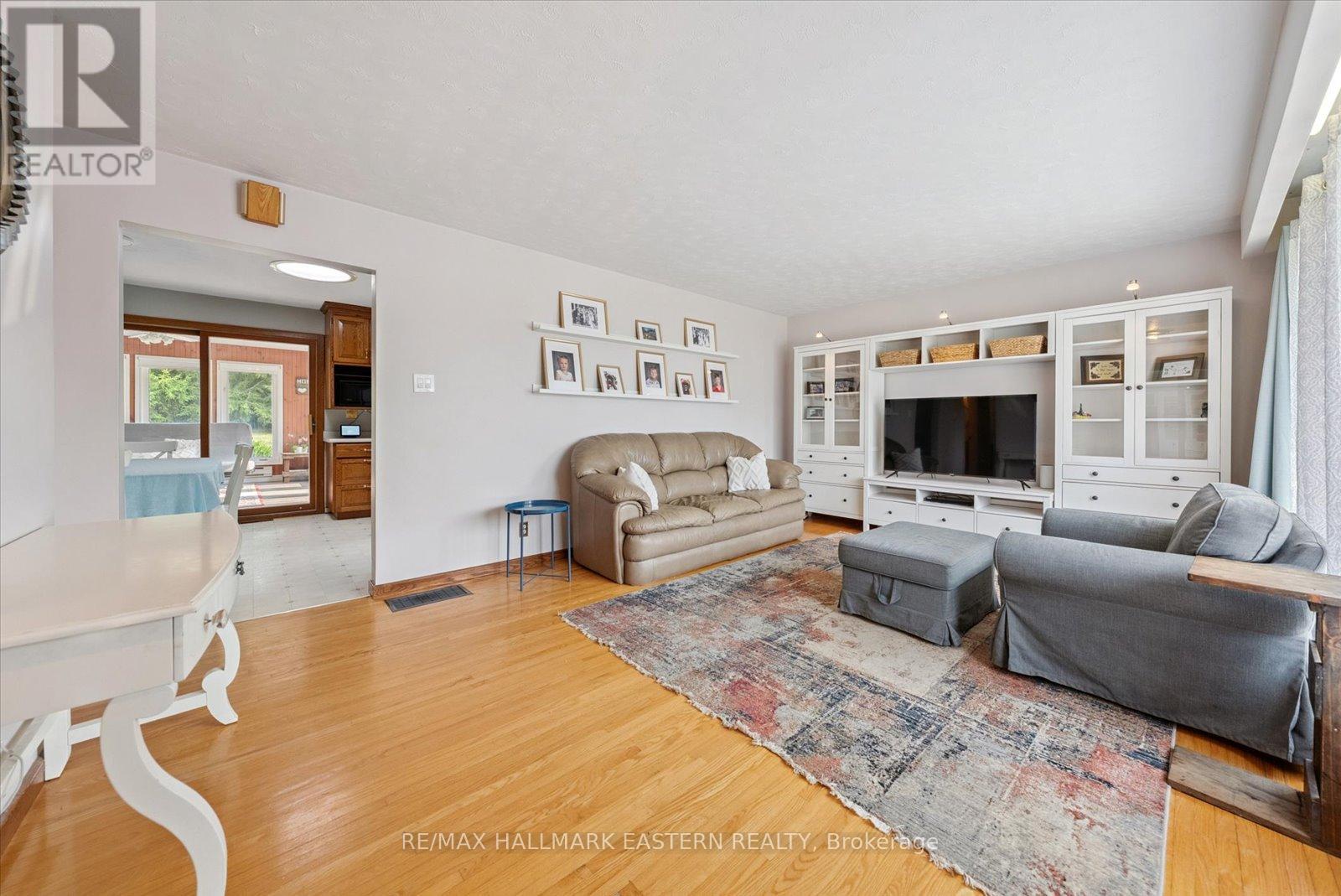 971 Jopling Drive, Selwyn, Ontario  K0L 1H0 - Photo 5 - X12326974