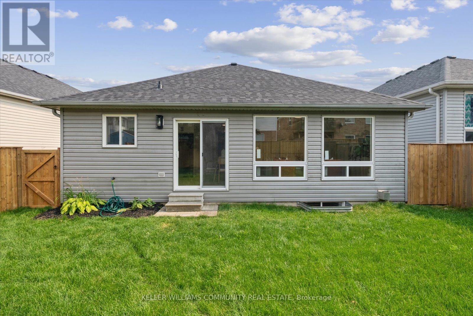 151 Parcells Crescent, Peterborough West (South), Ontario  K9K 2R2 - Photo 30 - X12327121
