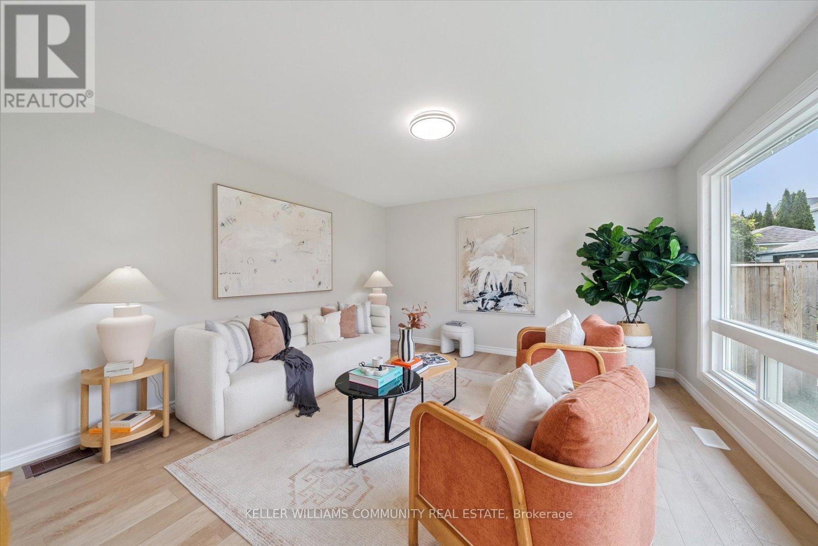 151 Parcells Crescent, Peterborough West (South), Ontario  K9K 2R2 - Photo 5 - X12327121