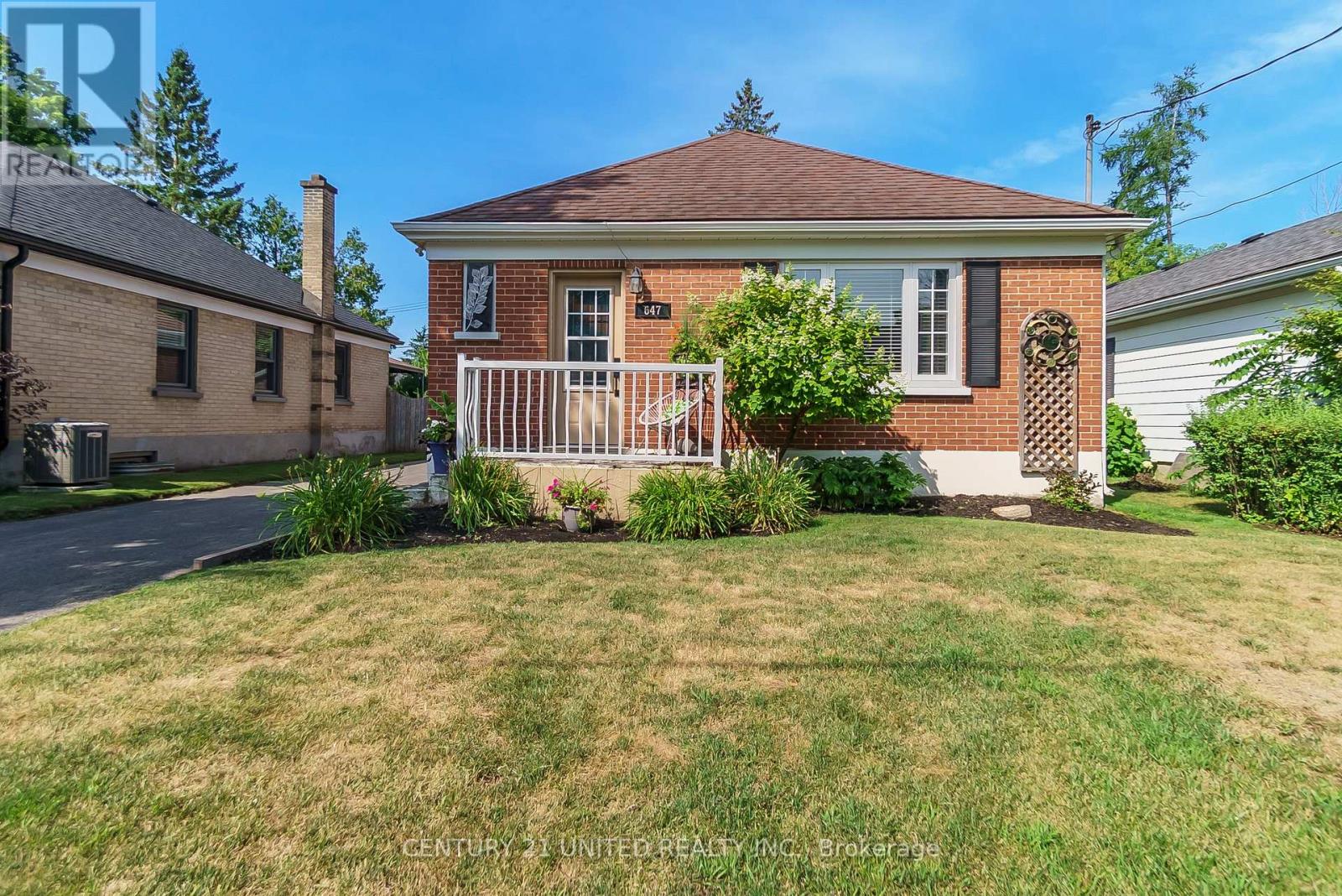 647 Montrose Street, Peterborough South (West), Ontario  K9J 3C3 - Photo 2 - X12327193
