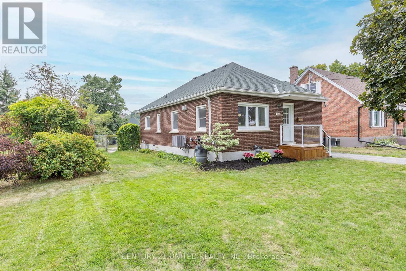 265 Swanston Avenue, Peterborough East (Central), Ontario  K9H 1P6 - Photo 2 - X12327546