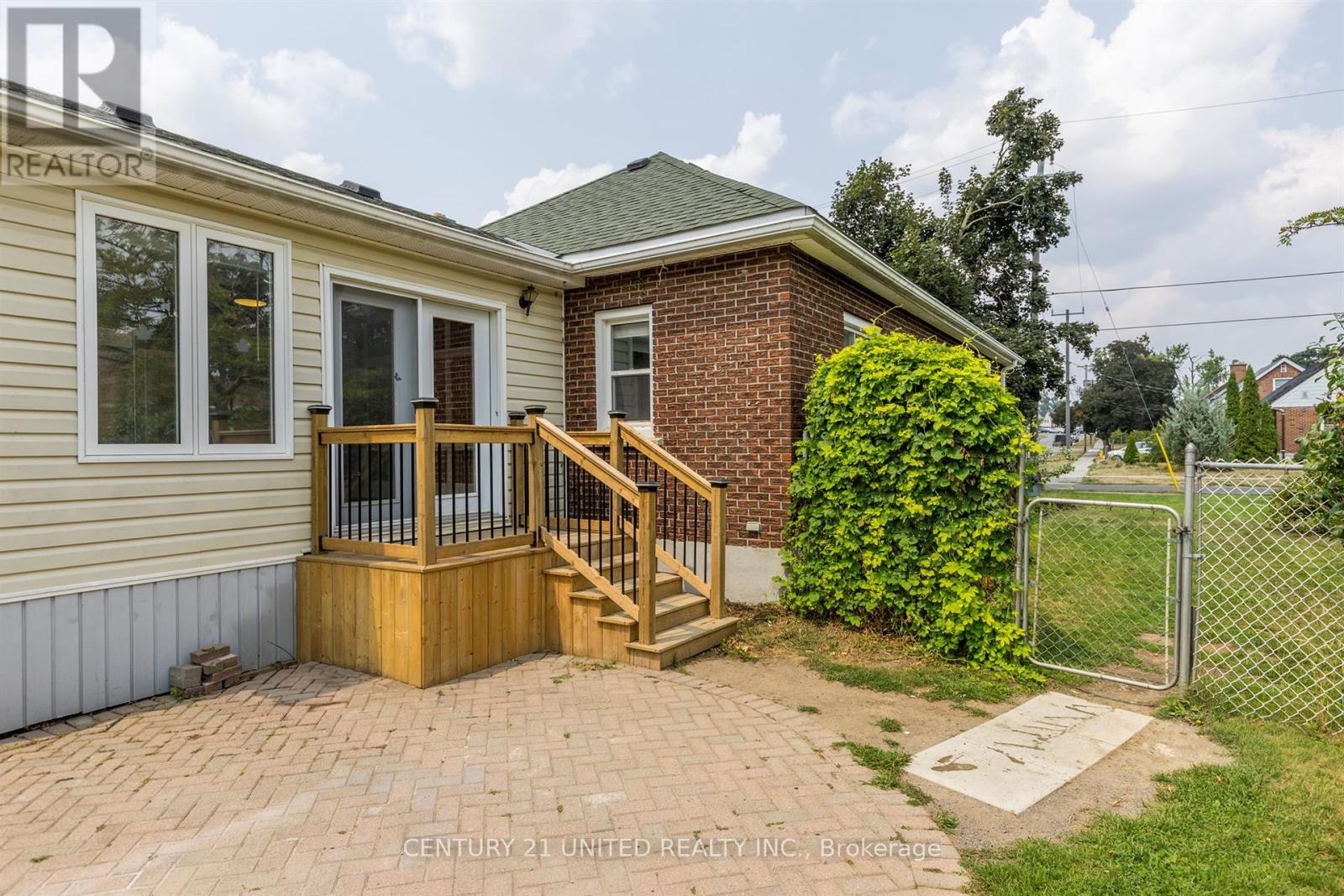 265 Swanston Avenue, Peterborough East (Central), Ontario  K9H 1P6 - Photo 37 - X12327546