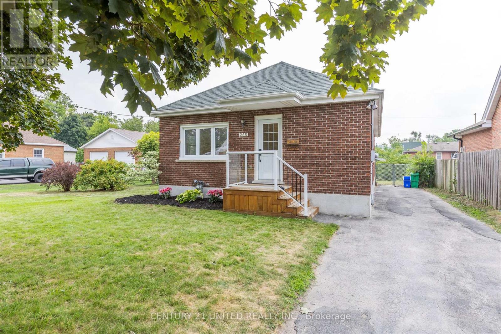 265 Swanston Avenue, Peterborough East (Central), Ontario  K9H 1P6 - Photo 4 - X12327546