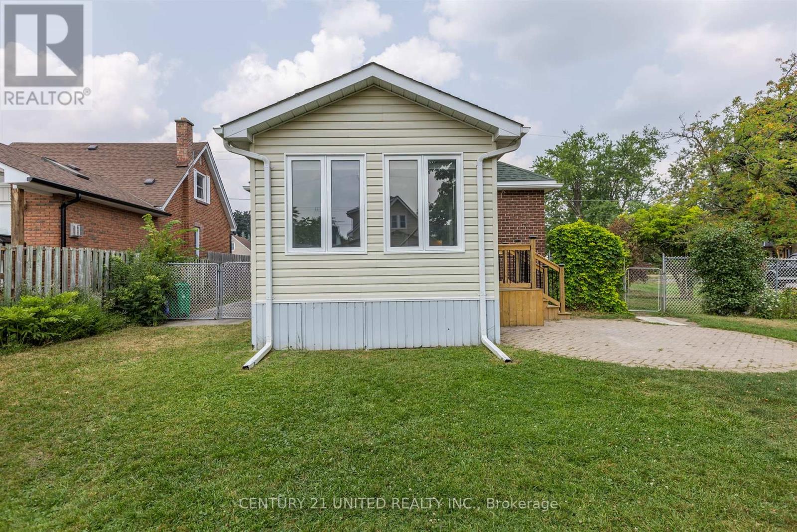 265 Swanston Avenue, Peterborough East (Central), Ontario  K9H 1P6 - Photo 43 - X12327546