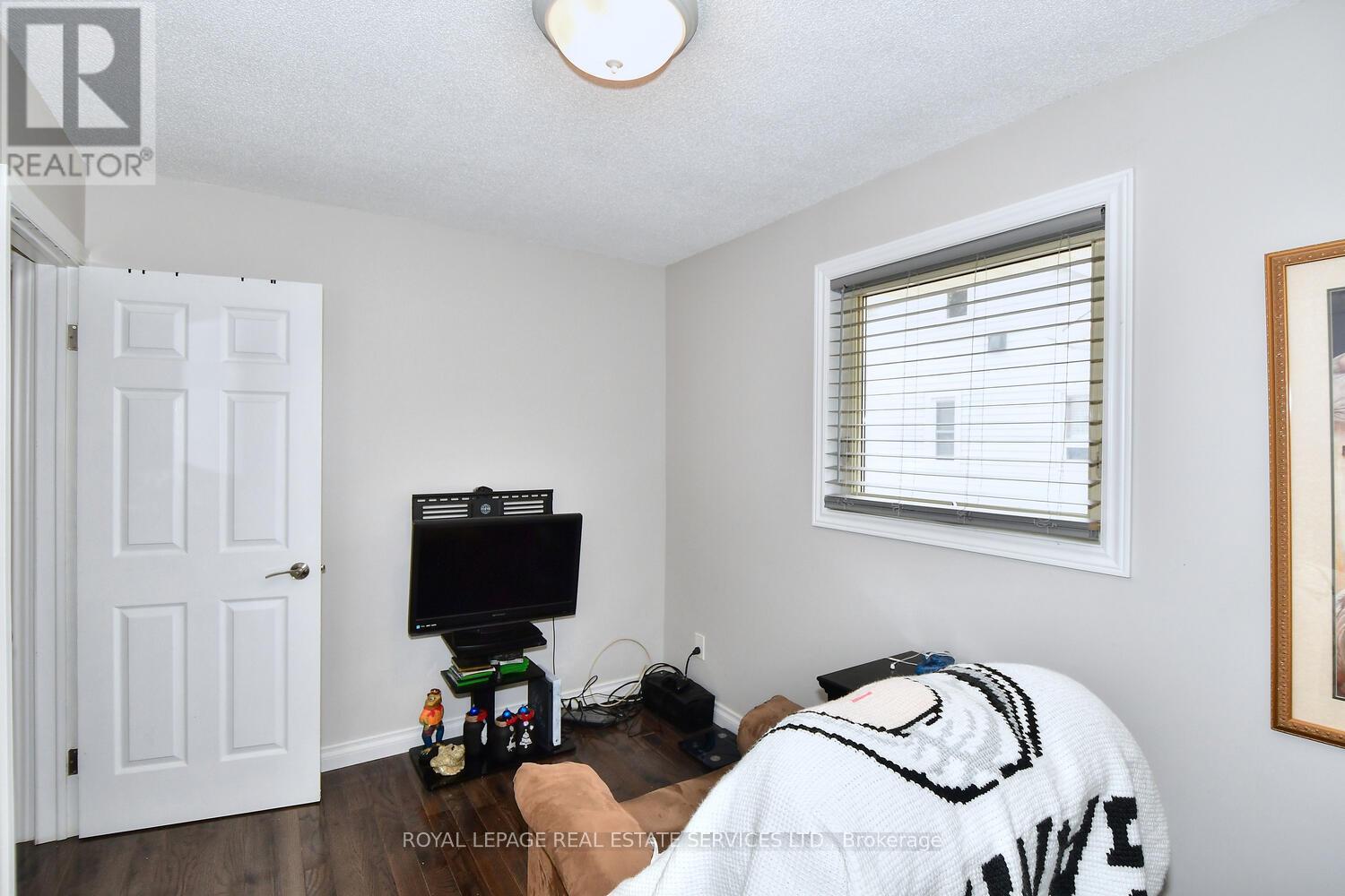 636 Frank Street, Peterborough Central (South), Ontario  K9J 4M9 - Photo 11 - X12327384
