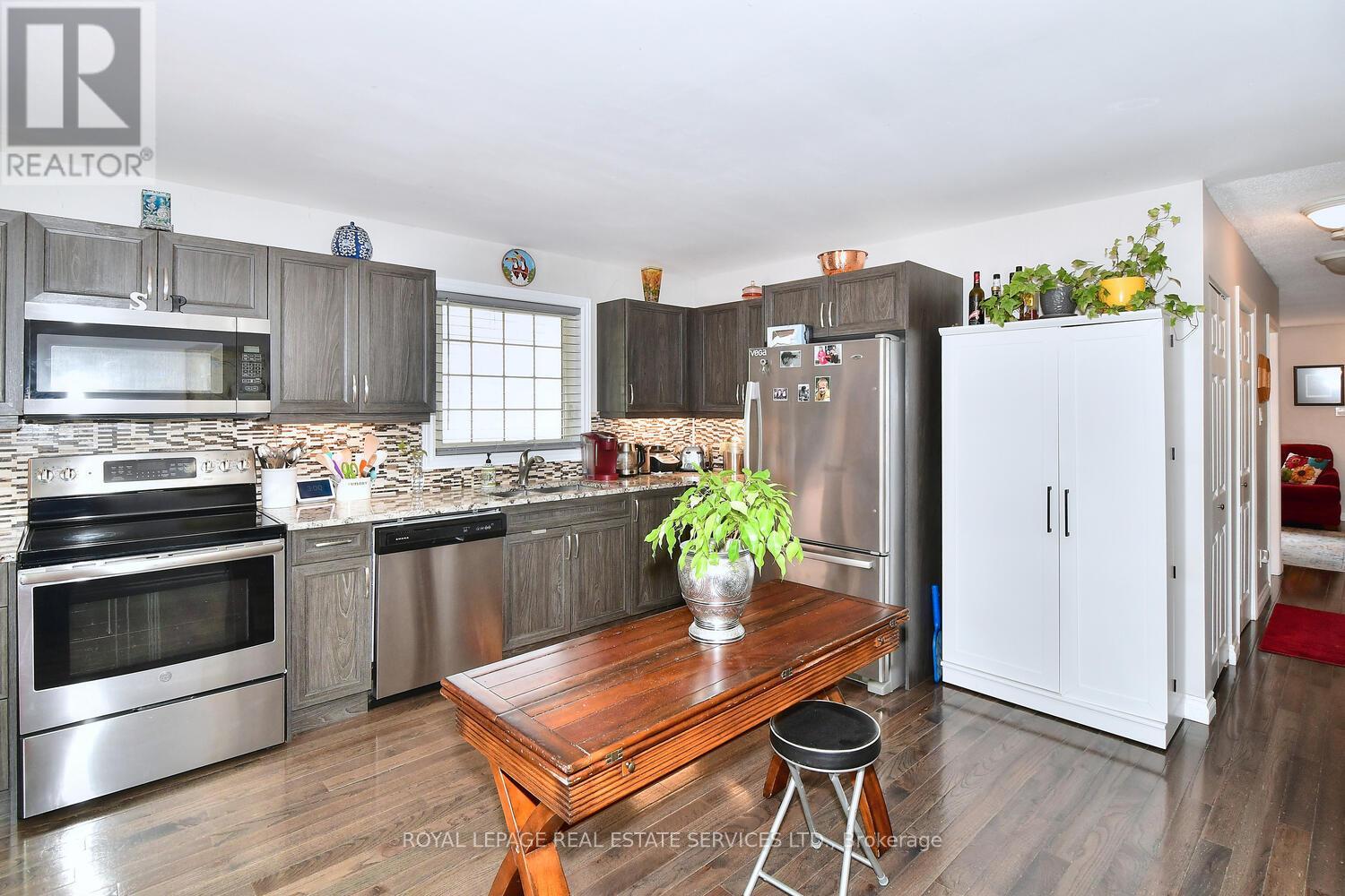 636 Frank Street, Peterborough Central (South), Ontario  K9J 4M9 - Photo 12 - X12327384